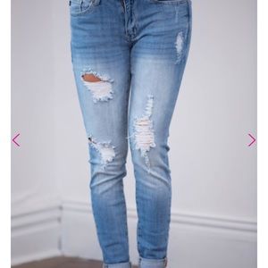 Pink Lily Distressed jeans light wash. Size 3